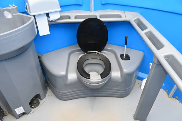 Best Portable restroom trailer rental  in Shelbyvle, IL